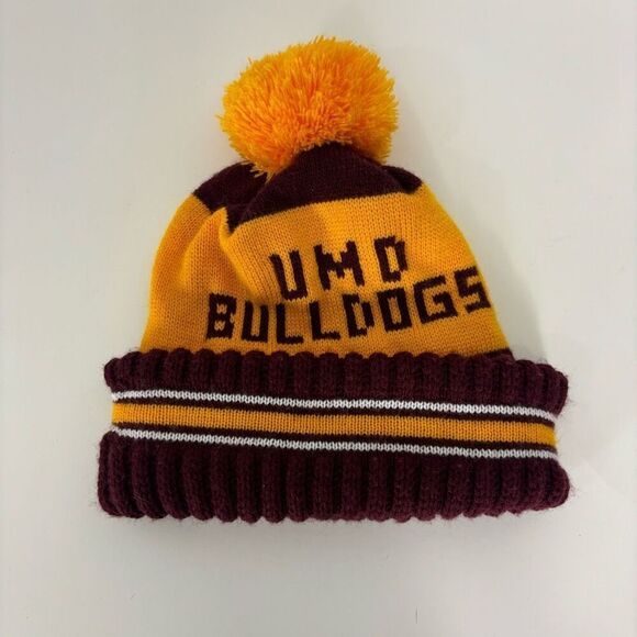 UMD Bulldogs Maroon & Gold Pom Pom Winter Cuffed Hat Unisex - Picture 1 of 3